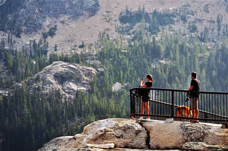 overlook to mountains